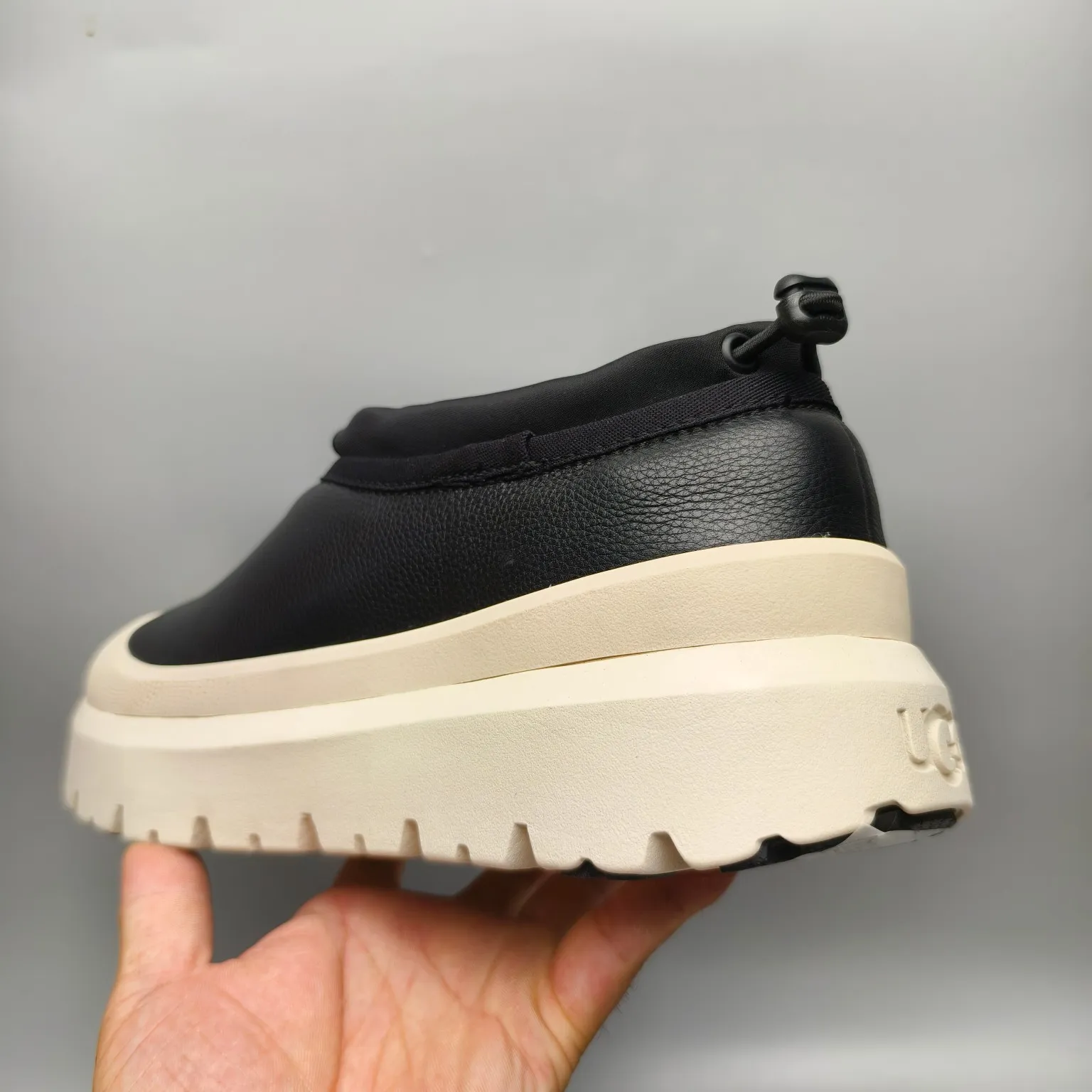 💰560 UGG sheepskin all-in-one snow boots 8351 Slip-on leather casual boots Color: White Black Size: 35-46